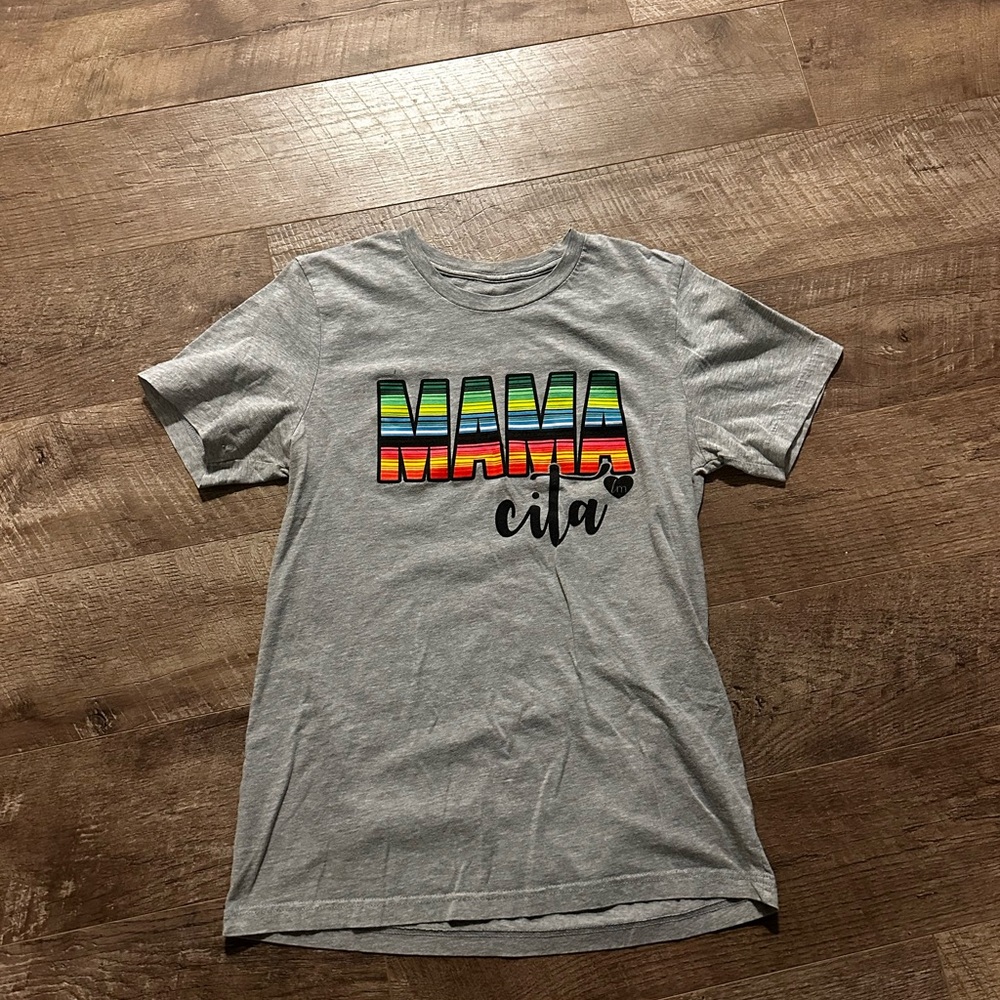 Gray Graphic Tee with Colorful 'Mama' Design
